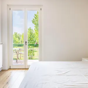 Trendy Aparment With Garage Right By The Apartment Sirmione